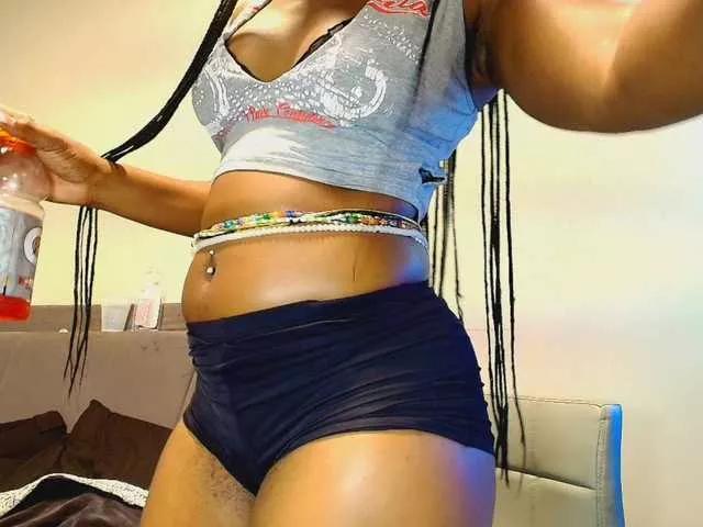 Discover our girls online shows and discover the company of countless livestreamers, with stunning shapes, sex toys and more.