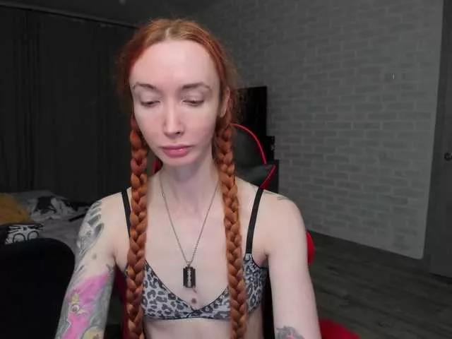 Discover our girls online shows and discover the company of countless livestreamers, with stunning shapes, sex toys and more.