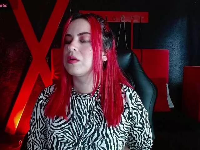 Discover our girls online shows and discover the company of countless livestreamers, with stunning shapes, sex toys and more.