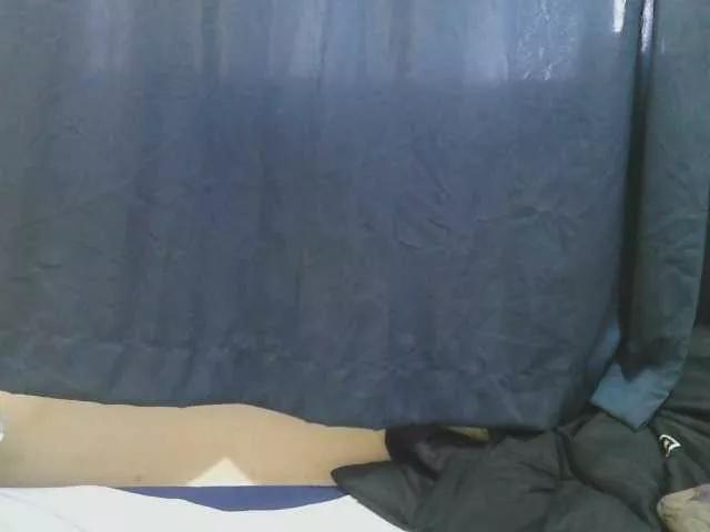 naughty-slender from BongaCams is Freechat