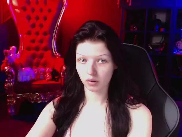 Discover our girls online shows and discover the company of countless livestreamers, with stunning shapes, sex toys and more.