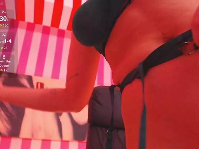 Discover our girls online shows and discover the company of countless livestreamers, with stunning shapes, sex toys and more.