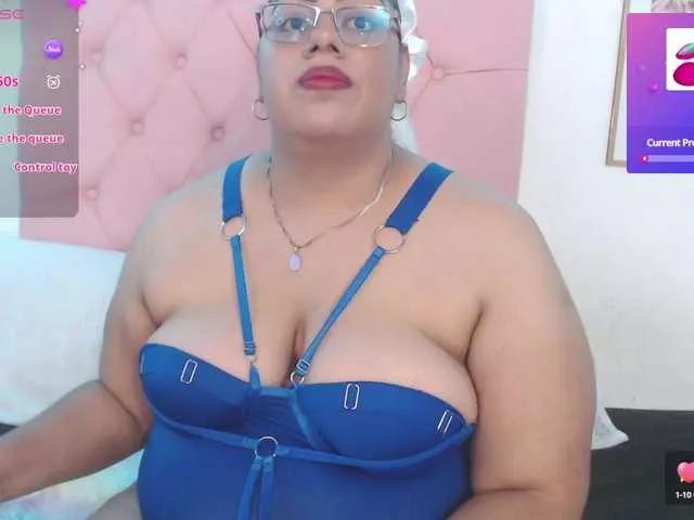 Discover our girls online shows and discover the company of countless livestreamers, with stunning shapes, sex toys and more.