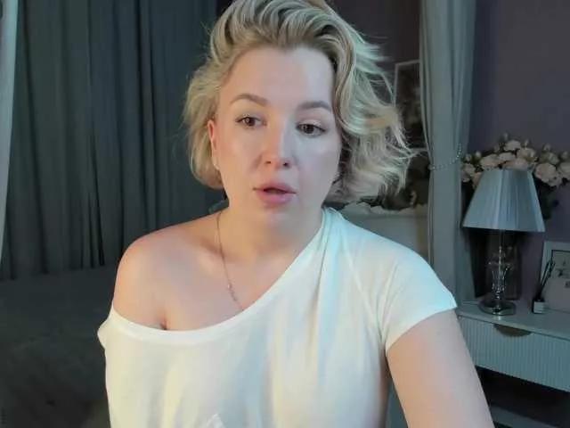 Nikki-Kai from BongaCams