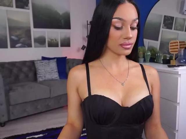 NinnaVoss from BongaCams