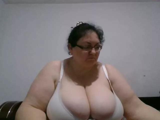 Nykyxo from BongaCams