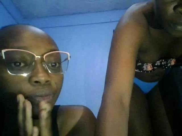 Petitegals from BongaCams is Freechat