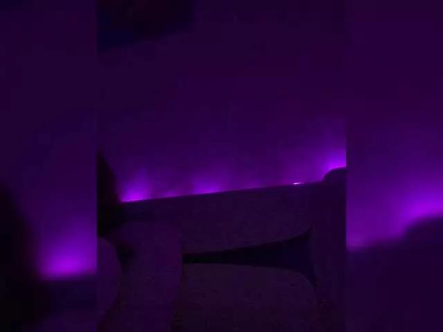 pizzahubb from BongaCams