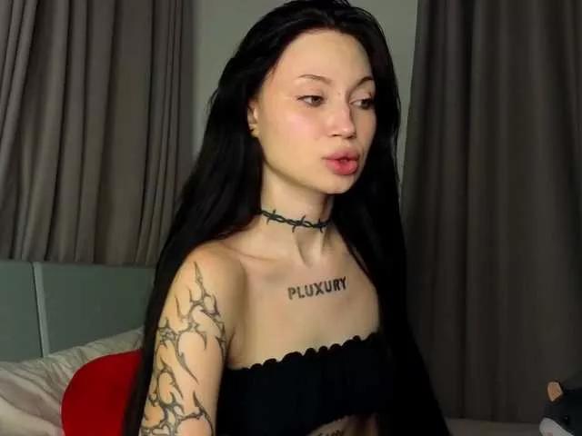 PLUXURY- webcams show profile image 