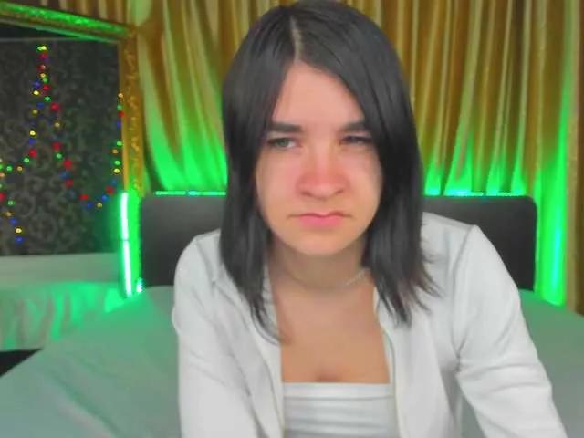 Polly-Love from BongaCams