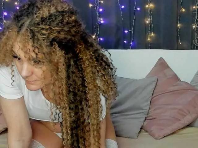 PollyHard from BongaCams