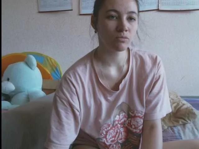 Discover our girls online shows and discover the company of countless livestreamers, with stunning shapes, sex toys and more.
