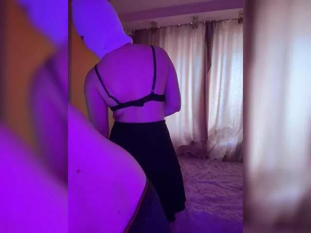 Pudania webcams show profile image 