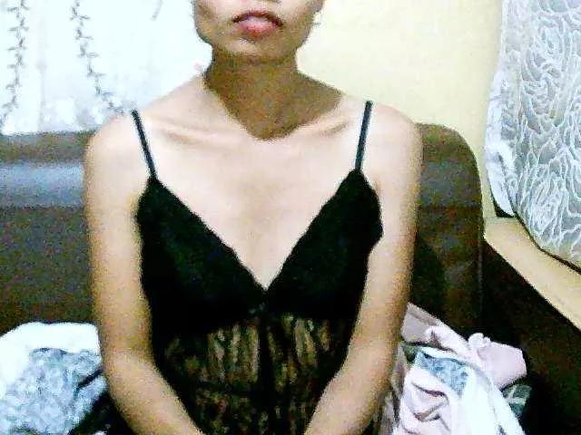 Pussy01lips from BongaCams