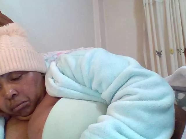 pussylips53 from BongaCams is Freechat
