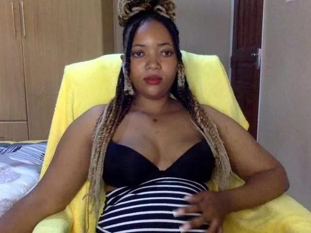 Queensophie22 from BongaCams