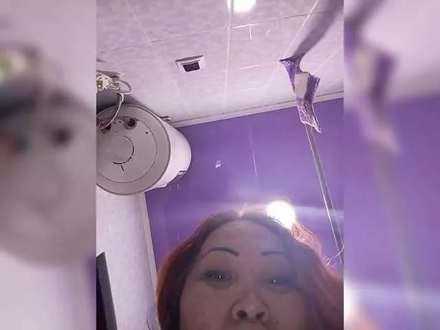 Qweentis from BongaCams