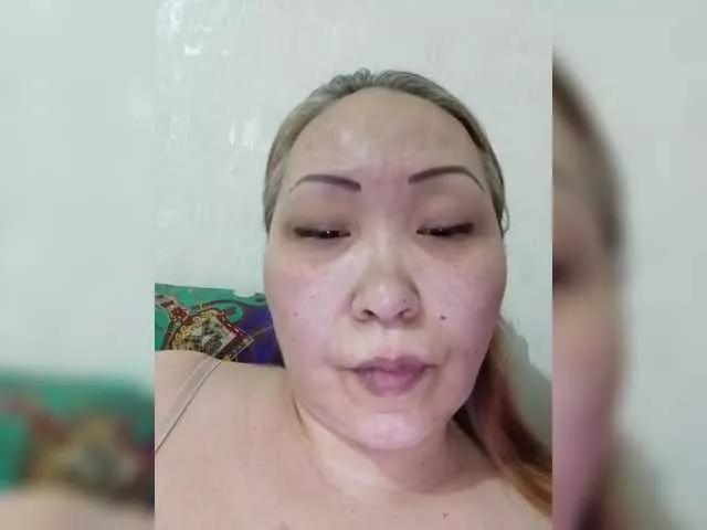 Qweentis from BongaCams
