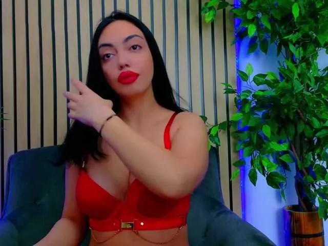 Discover our girls online shows and discover the company of countless livestreamers, with stunning shapes, sex toys and more.