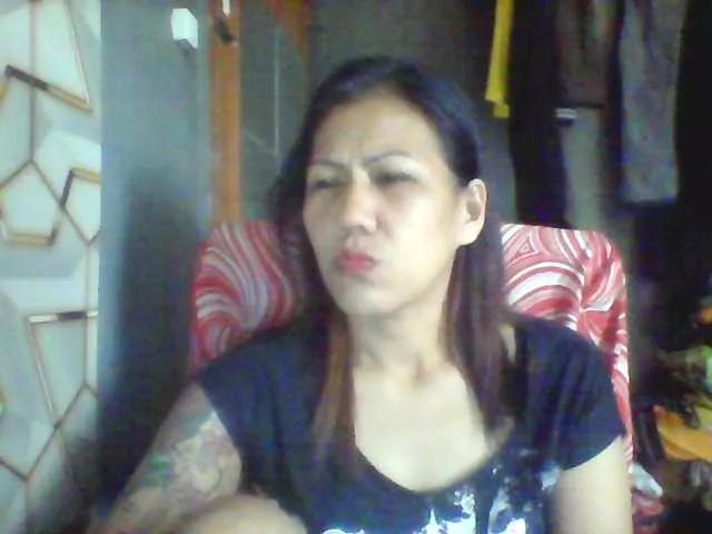 Rarra from BongaCams