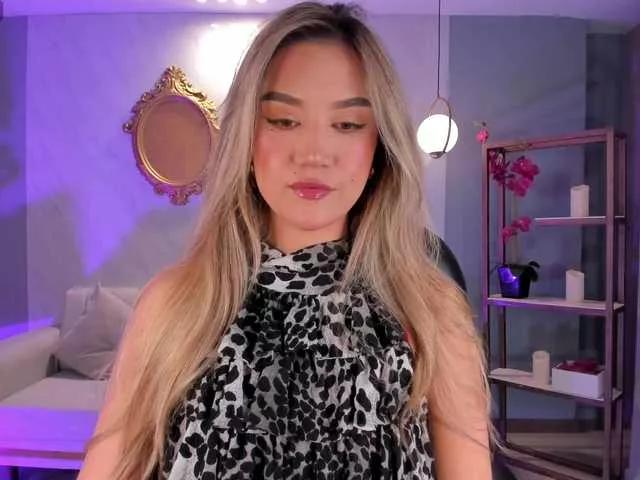 RebeccaHudson from BongaCams