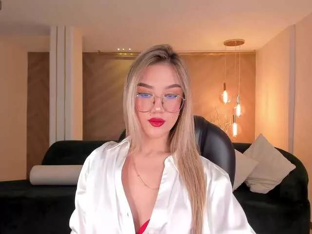 RebeccaHudson from BongaCams