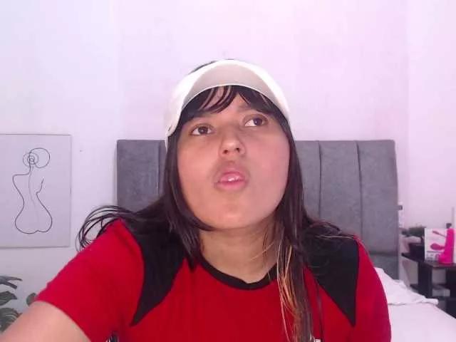 RooseTaylor from BongaCams