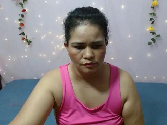 roouselatina1 from BongaCams
