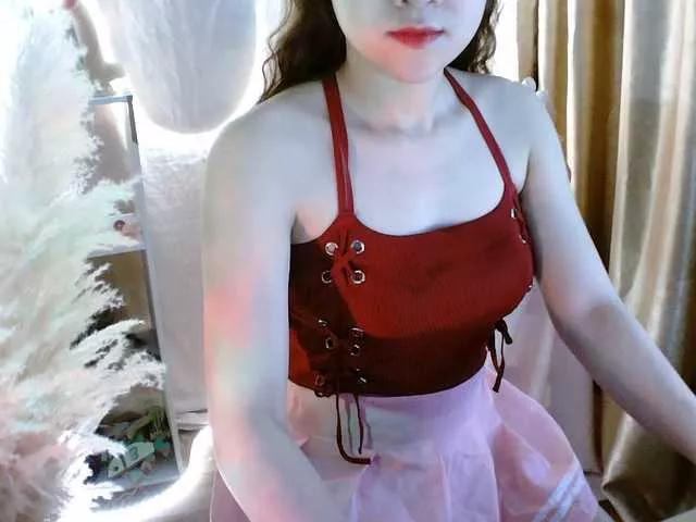 Discover our girls online shows and discover the company of countless livestreamers, with stunning shapes, sex toys and more.