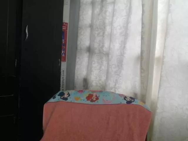 Ross-ella from BongaCams