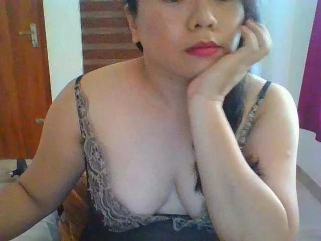 RossyLove from BongaCams