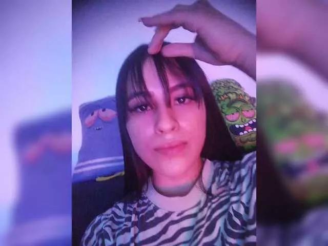 Discover our girls online shows and discover the company of countless livestreamers, with stunning shapes, sex toys and more.