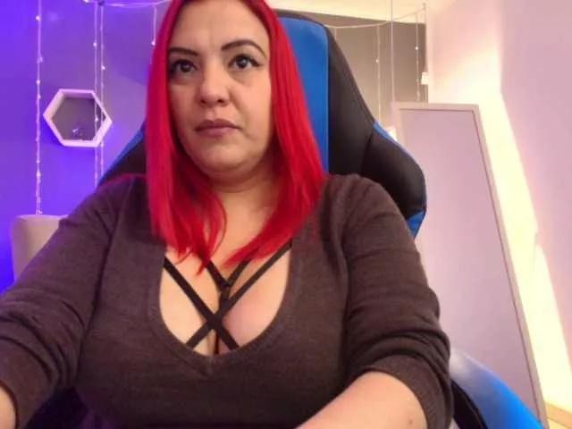 Discover our girls online shows and discover the company of countless livestreamers, with stunning shapes, sex toys and more.