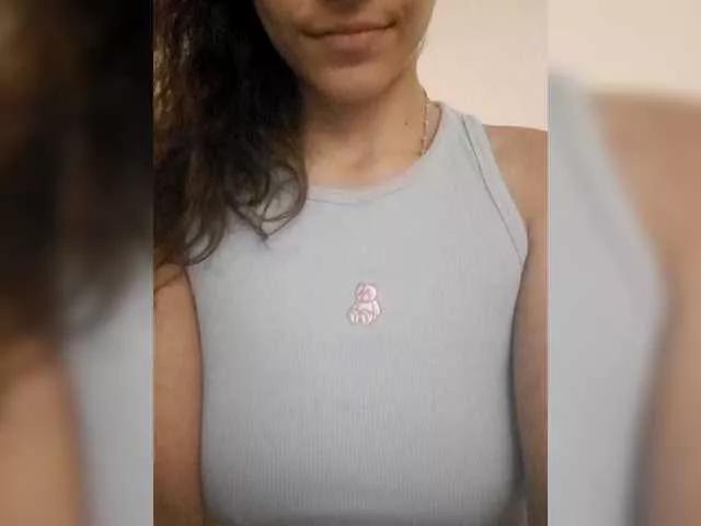 Sarach4 from BongaCams