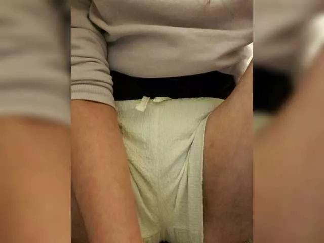 Sarach4 from BongaCams