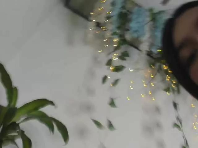 sarahcox from BongaCams