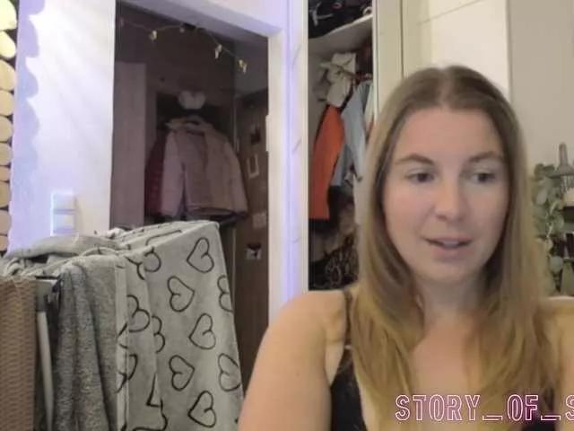 Discover our girls online shows and discover the company of countless livestreamers, with stunning shapes, sex toys and more.