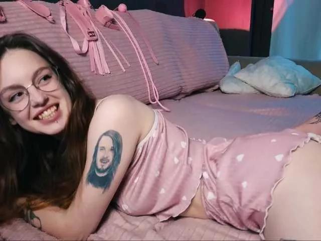 SarahSam from BongaCams