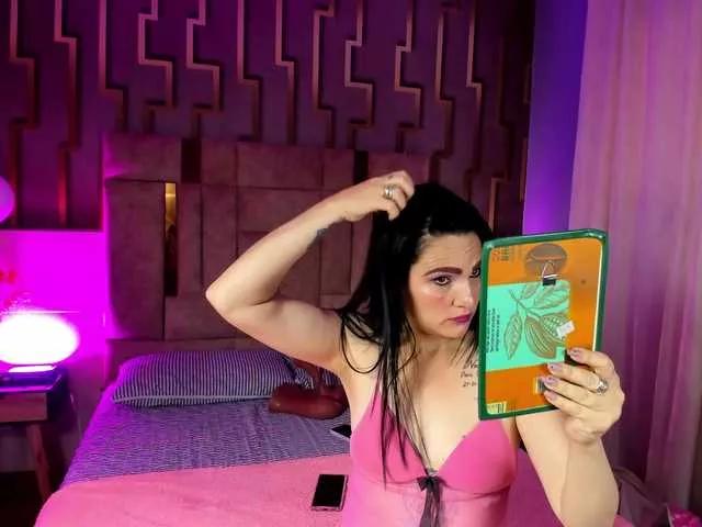scarlethit from BongaCams is Freechat