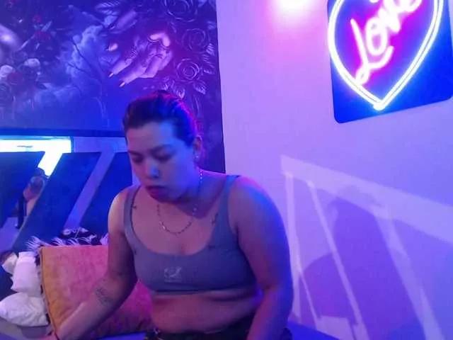 selenenn from BongaCams