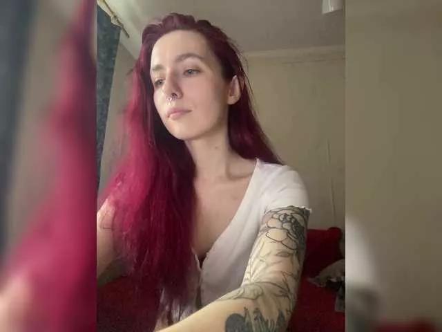 Discover our girls online shows and discover the company of countless livestreamers, with stunning shapes, sex toys and more.