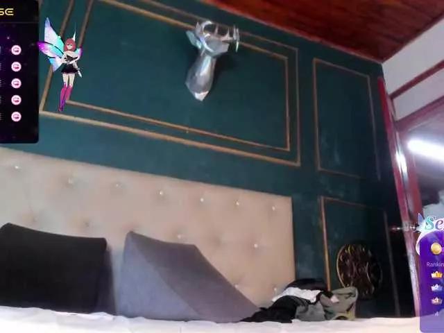 Discover our girls online shows and discover the company of countless livestreamers, with stunning shapes, sex toys and more.