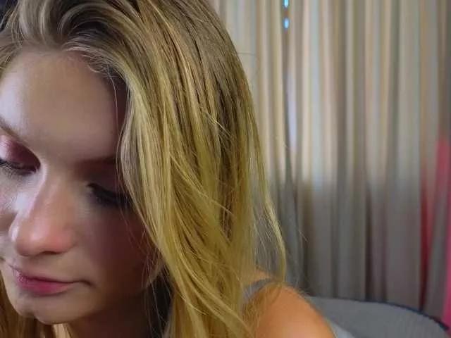 SoftBliss from BongaCams is Freechat