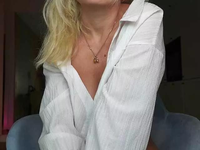 Sonya-reallsugar from BongaCams is Freechat