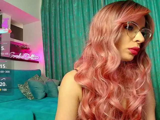Discover our girls online shows and discover the company of countless livestreamers, with stunning shapes, sex toys and more.