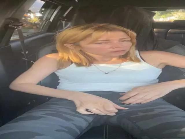 stacy-creamy from BongaCams is Freechat