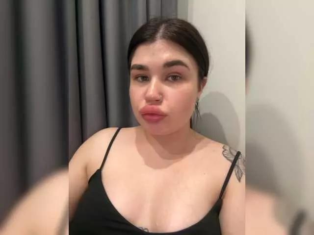 Discover our girls online shows and discover the company of countless livestreamers, with stunning shapes, sex toys and more.