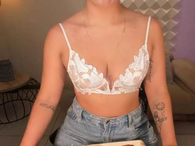 SussyBell from BongaCams