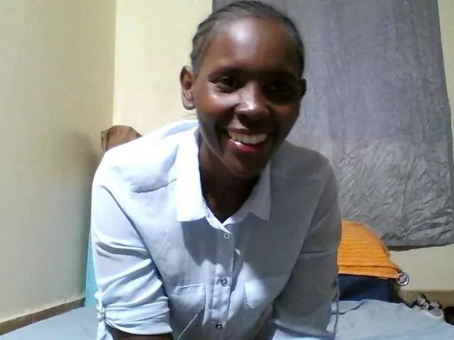 SweeetEmmah from BongaCams