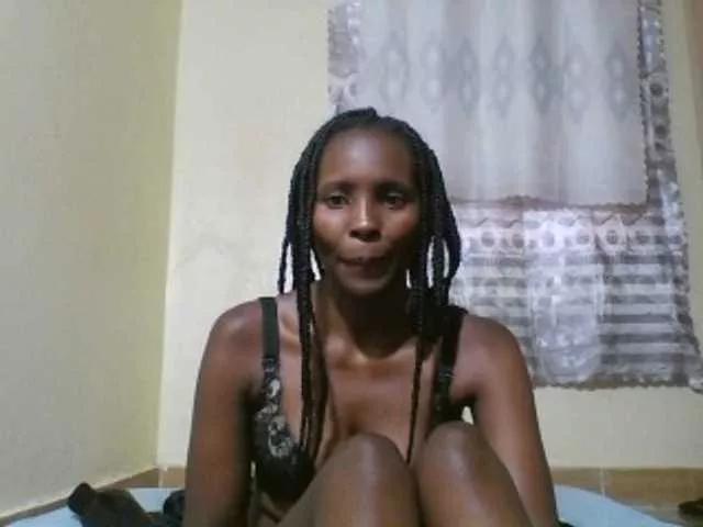 SweeetEmmah from BongaCams